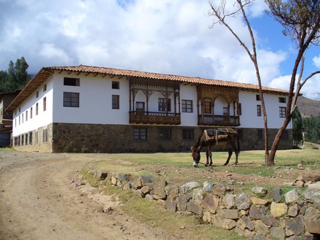 Yanama Panoramica Esterna